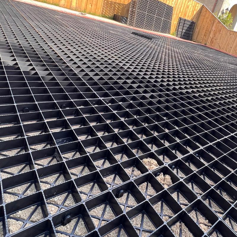 Cargar imagen en el visor de galería, Interlocked gravel grids for a driveway