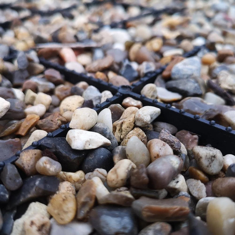 Cargue la imagen en el visor de la galería, gravel driveway grids filled with stone pebbles
