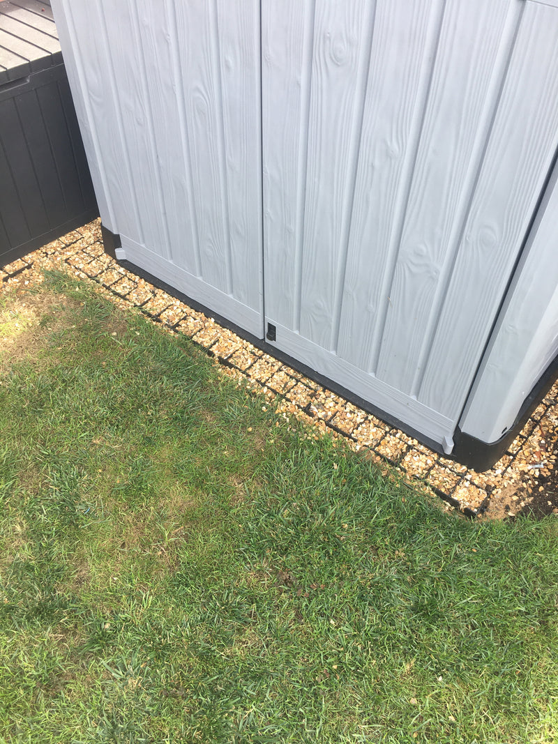 Cargar imagen en el visor de galería, Plastic shed sitting on top of recycled plastic shed base grids
